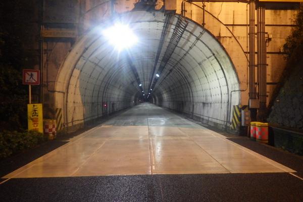 国道１号東山トンネル補修工事